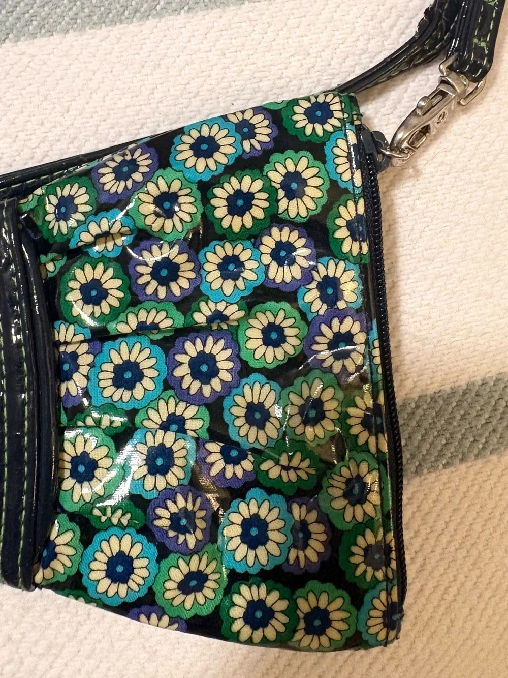 Vintage Vera Bradley crossbody vinyl bow shape, double pocket